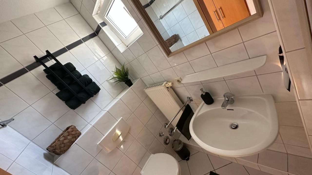Fischers Ferienwohnung Mit Dachterrasse, Innenstadt 빌헬름스하펜 외부 사진